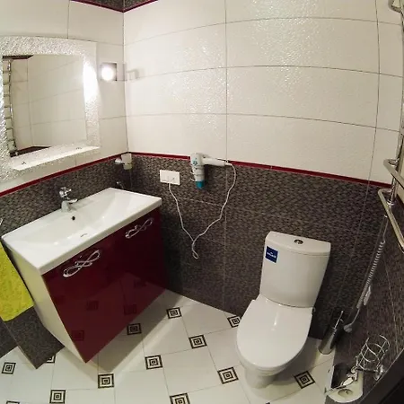 жилянская 118 жк элегант 2 комнатная Apartment