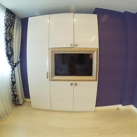 жилянская 118 жк элегант 2 комнатная Apartment Kyiv